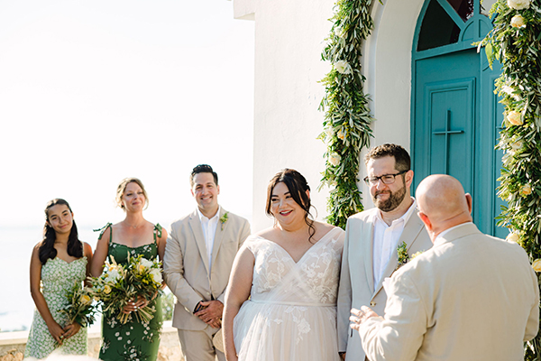 lovely-summer-wedding-kefalonia-florals-white-yellow-shades_27