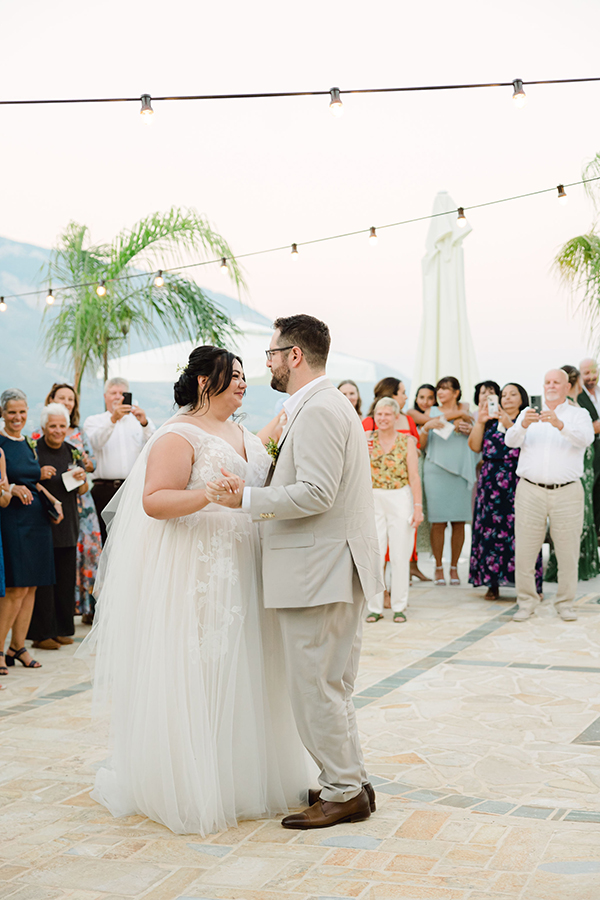 lovely-summer-wedding-kefalonia-florals-white-yellow-shades_47