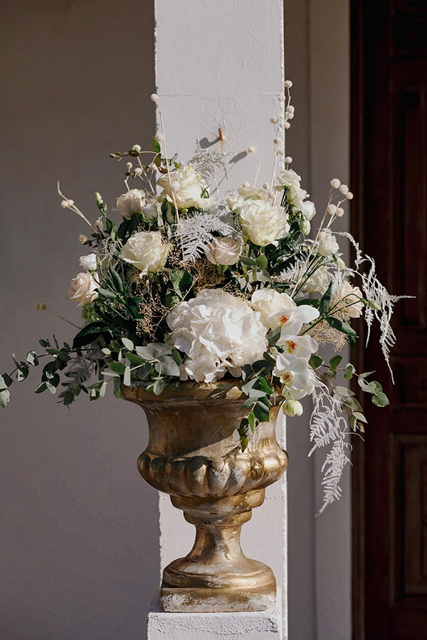 stunningly-chic-wedding-preveza-gold-details_12