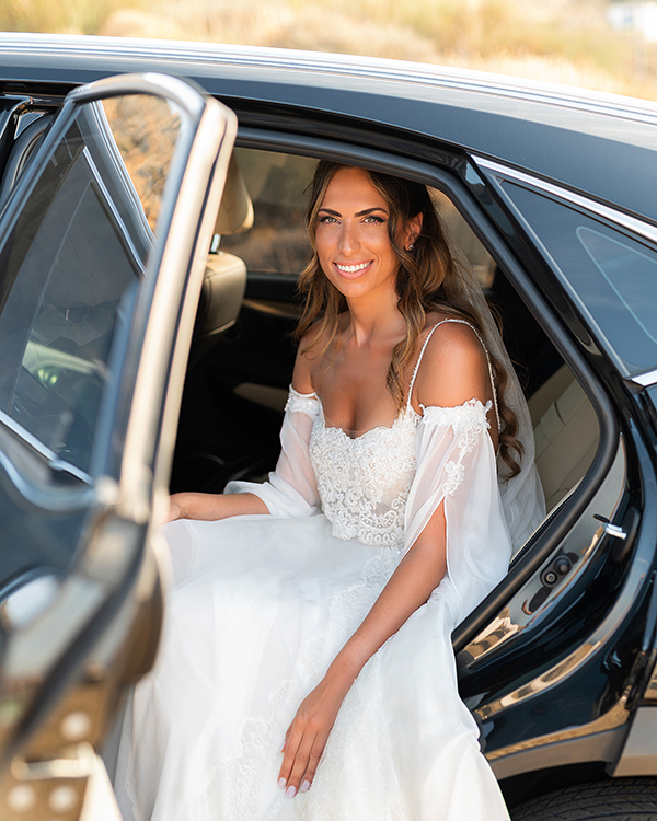 boho-summer-wedding-serifos-island-pampas-grass-white-hydrangeas_11