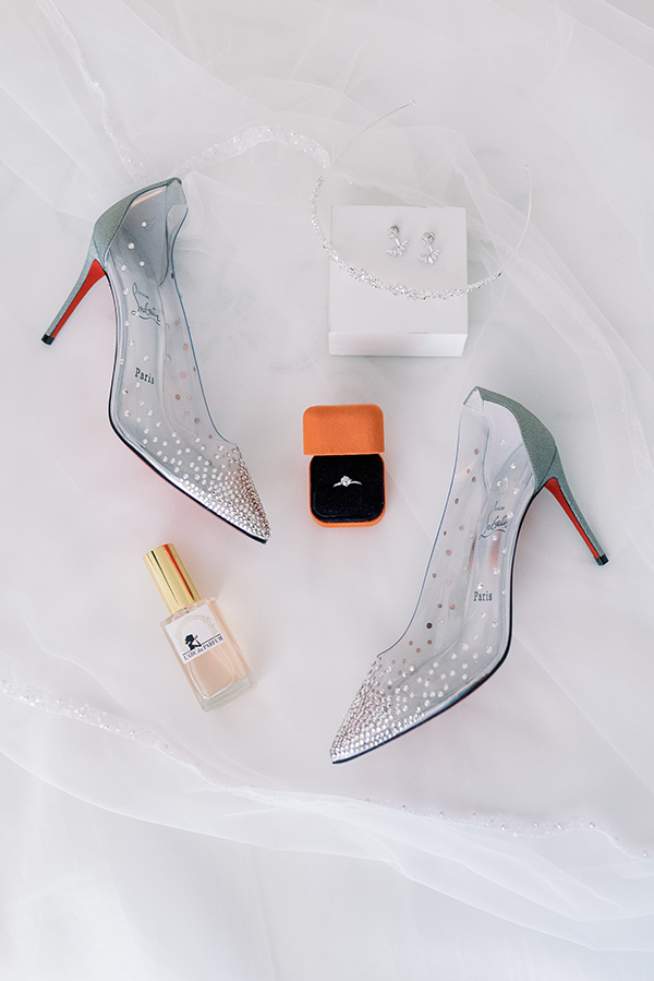 elegant-summer-wedding-at-ble-azure-lush-white-blooms_08