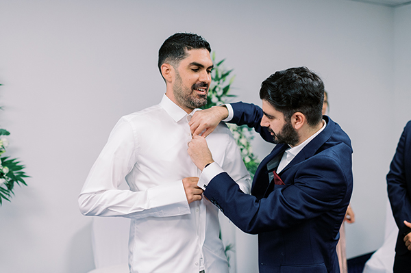 elegant-summer-wedding-at-ble-azure-lush-white-blooms_17