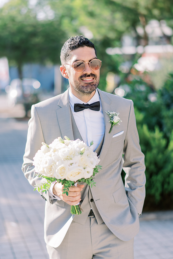 elegant-summer-wedding-at-ble-azure-lush-white-blooms_23