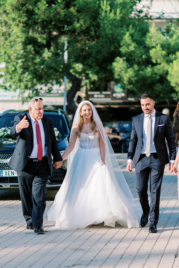 elegant-summer-wedding-at-ble-azure-lush-white-blooms_28