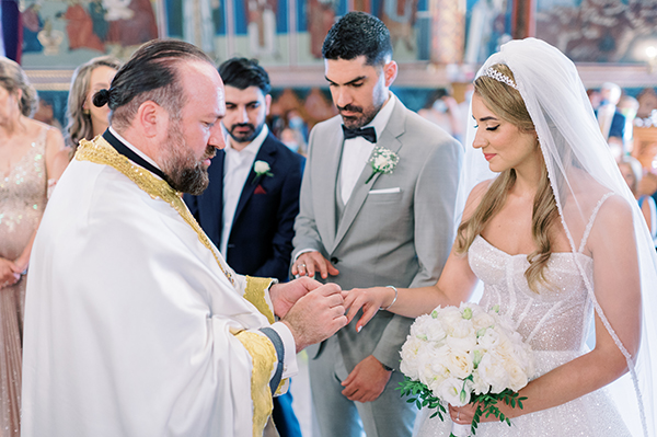 elegant-summer-wedding-at-ble-azure-lush-white-blooms_34