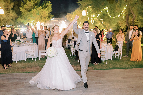 elegant-summer-wedding-at-ble-azure-lush-white-blooms_50