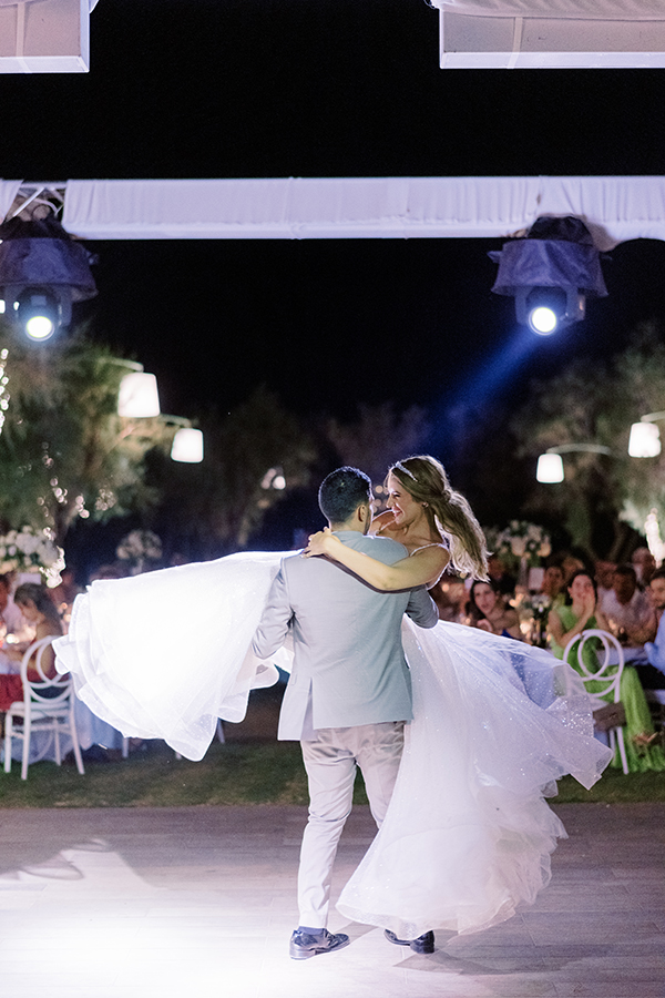 elegant-summer-wedding-at-ble-azure-lush-white-blooms_53