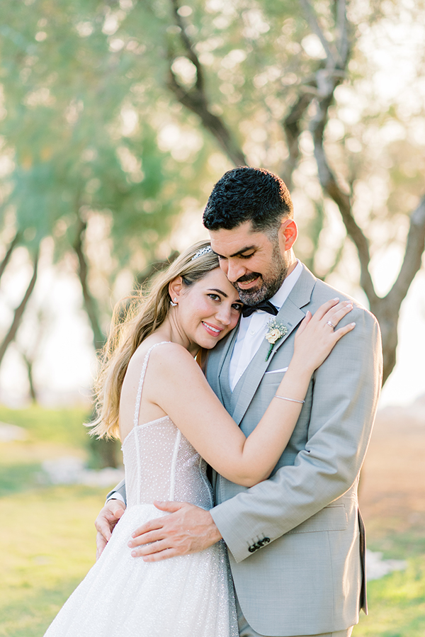 elegant-summer-wedding-at-ble-azure-lush-white-blooms_57