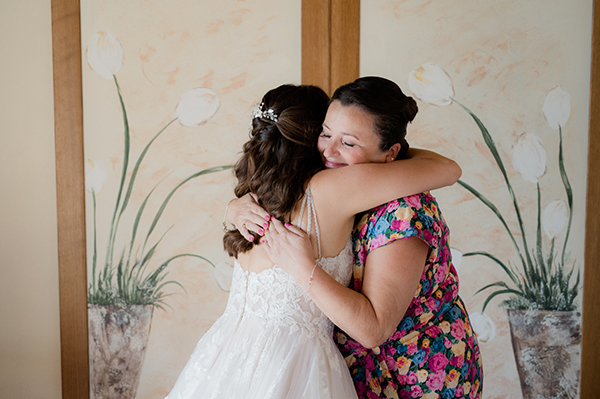 lovely-summer-wedding-castle-greece_12