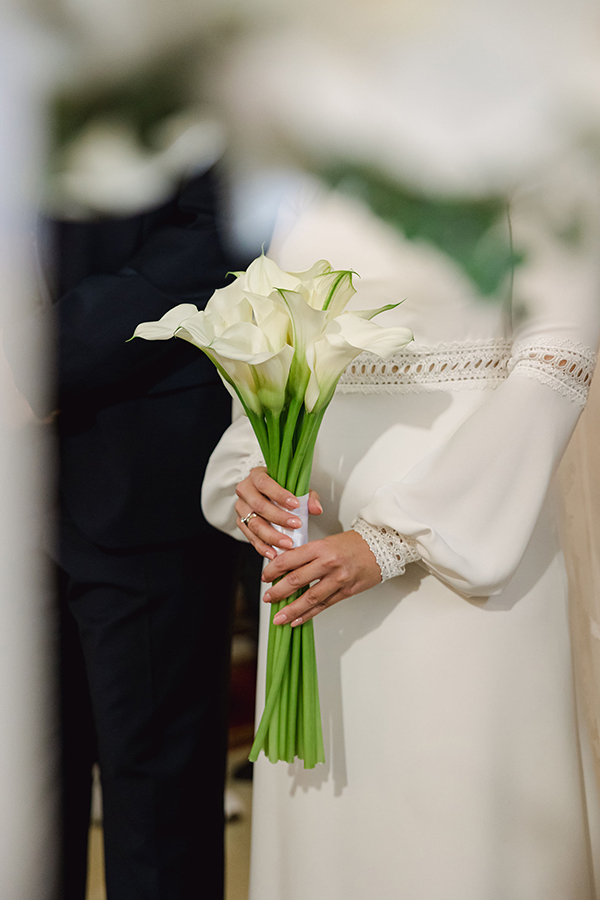 romantic-fall-wedding-kefalonia-calla-lilies-roses-orchids_23