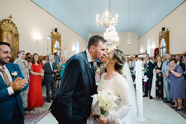 romantic-fall-wedding-kefalonia-calla-lilies-roses-orchids_24