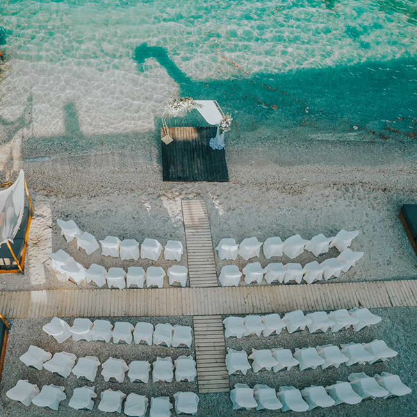 summer-destination-lefkada-sage-theme-white-flowers_03x