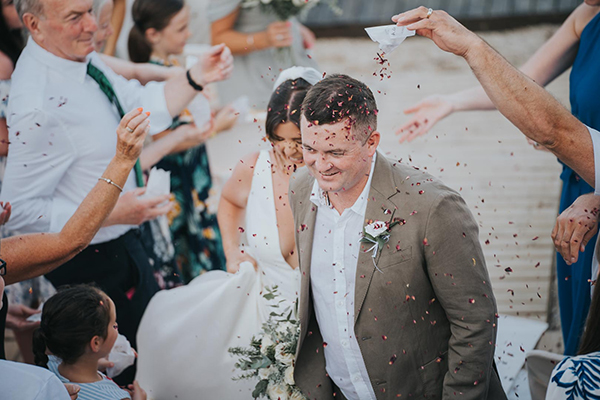 summer-destination-lefkada-sage-theme-white-flowers_06