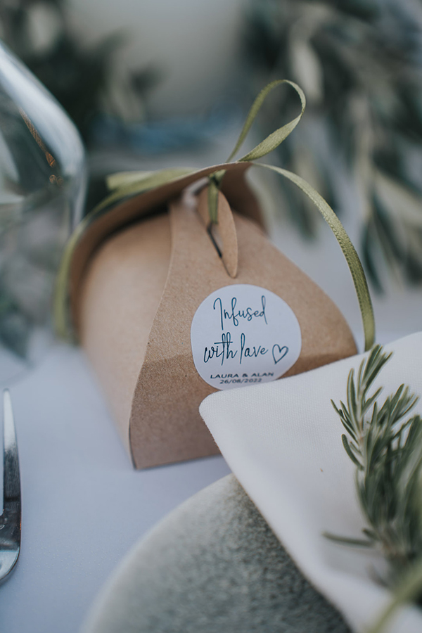 summer-destination-lefkada-sage-theme-white-flowers_09s