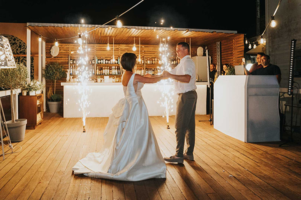 summer-destination-lefkada-sage-theme-white-flowers_20