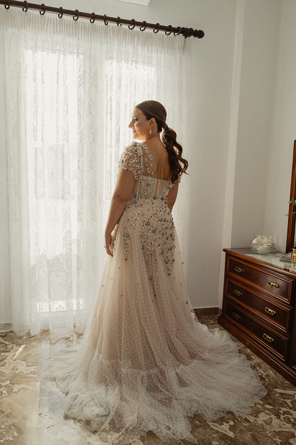 beautiful-summer-wedding-paros-gorgeous-island_09