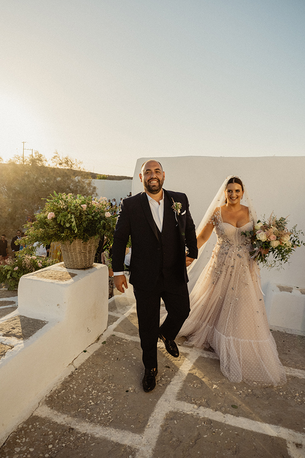 beautiful-summer-wedding-paros-gorgeous-island_30