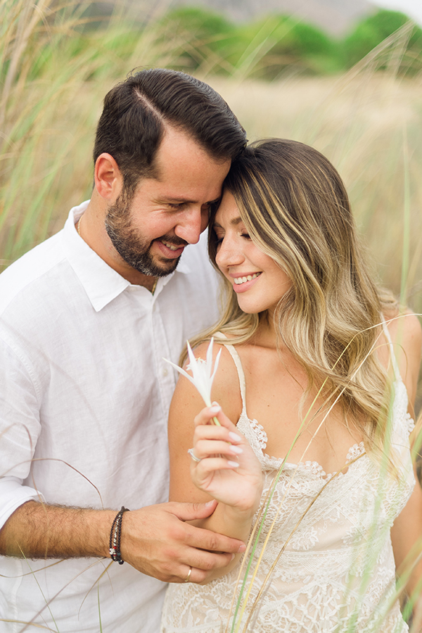 bohemian-chic-summer-wedding-greece-pampas-grass-coral-roses_01