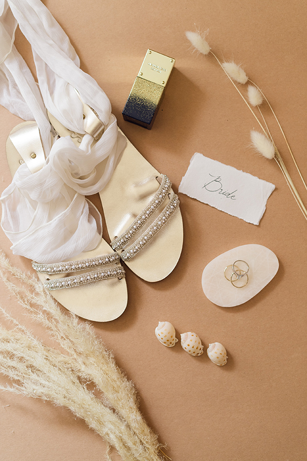 bohemian-chic-summer-wedding-greece-pampas-grass-coral-roses_03