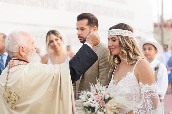 bohemian-chic-summer-wedding-greece-pampas-grass-coral-roses_35