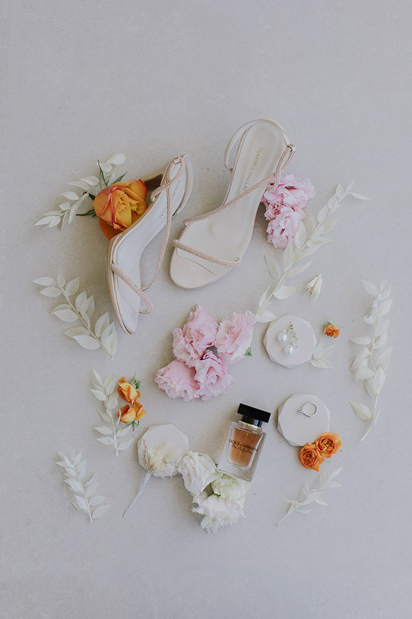 boho-summer-wedding-chania-pretty-orange-blooms-pampas-grass_06