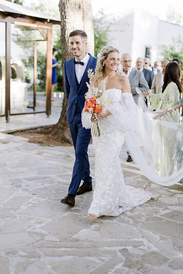 boho-summer-wedding-chania-pretty-orange-blooms-pampas-grass_16