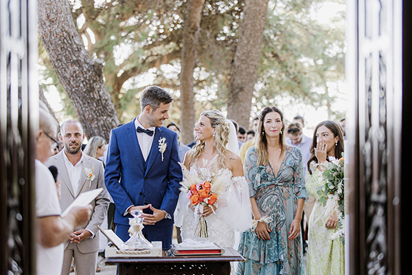 boho-summer-wedding-chania-pretty-orange-blooms-pampas-grass_17