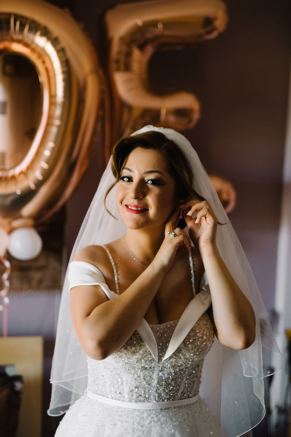 chic-summer-wedding-kozani-lush-romantic-florals_13