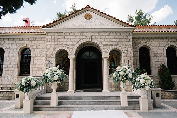 chic-summer-wedding-kozani-lush-romantic-florals_17