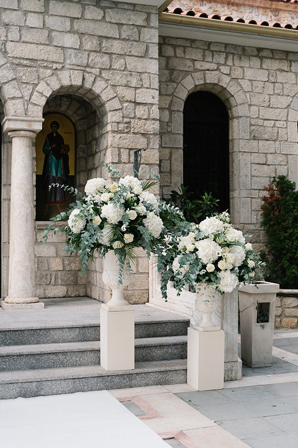 chic-summer-wedding-kozani-lush-romantic-florals_18