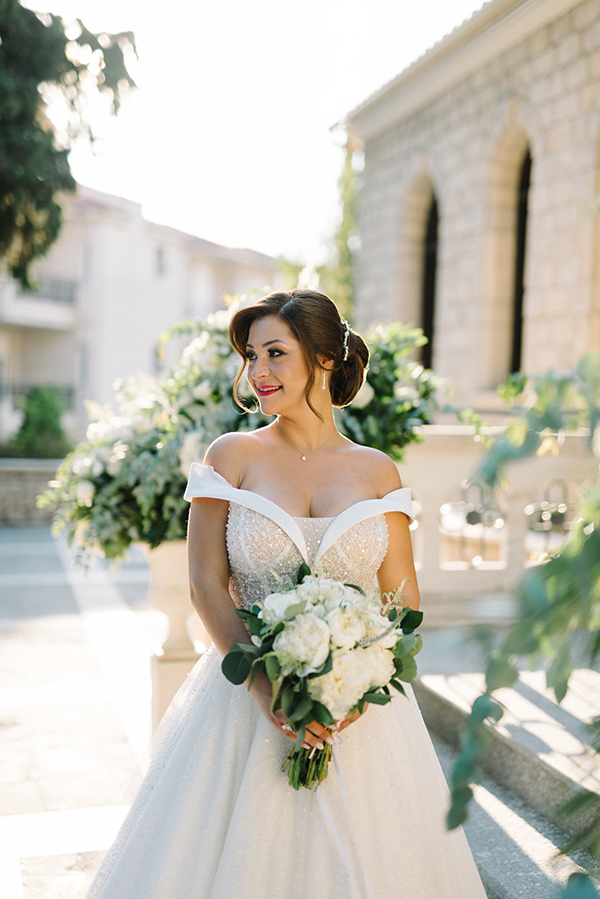 chic-summer-wedding-kozani-lush-romantic-florals_38