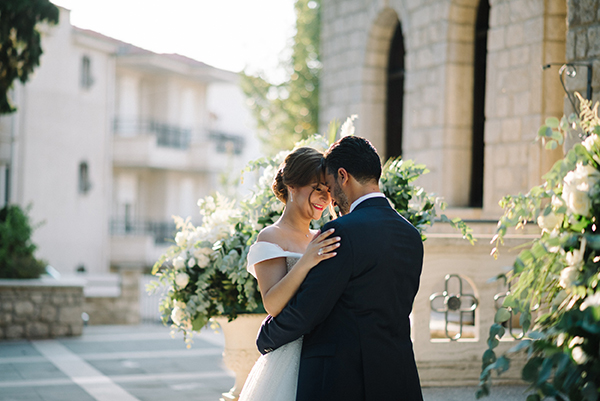 chic-summer-wedding-kozani-lush-romantic-florals_39