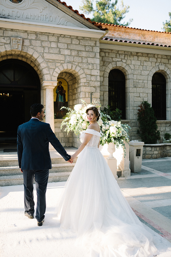 chic-summer-wedding-kozani-lush-romantic-florals_40