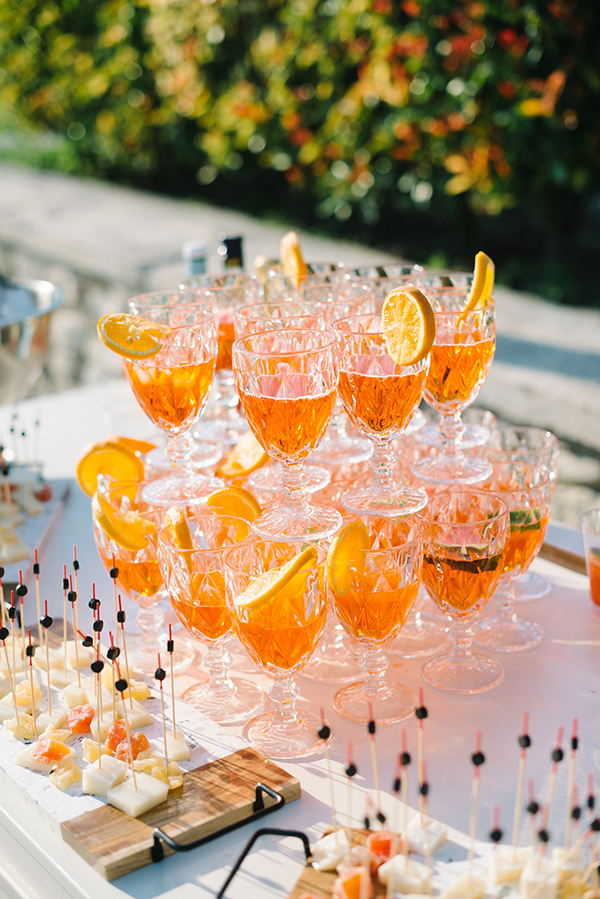 chic-summer-wedding-kozani-lush-romantic-florals_49