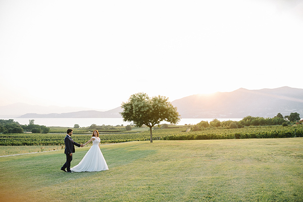 chic-summer-wedding-kozani-lush-romantic-florals_56