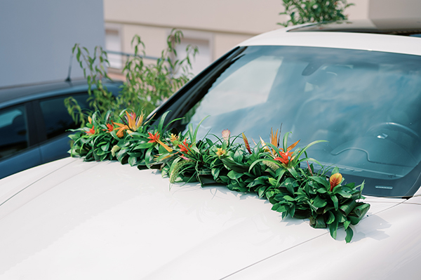chic-tropical-wedding-in-athens-colorful-blooms_17