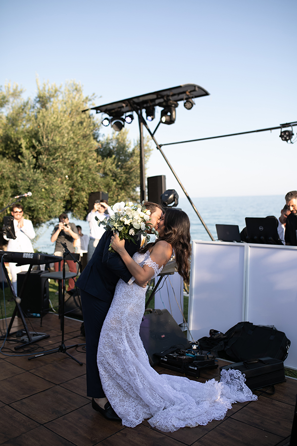 lovely-summer-wedding-halkidiki-romantic-florals-white-tones_26