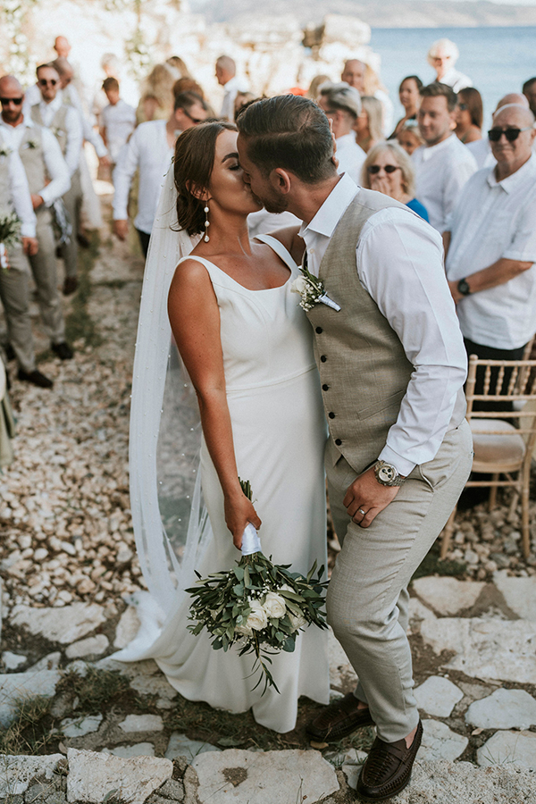 beach-summer-wedding-corfu-white-blooms-lush-olive-leaves_29