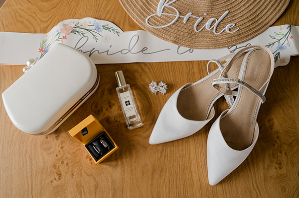 citrus-inspired-wedding-kardamyli-pretty-florals-olive-leaves_08