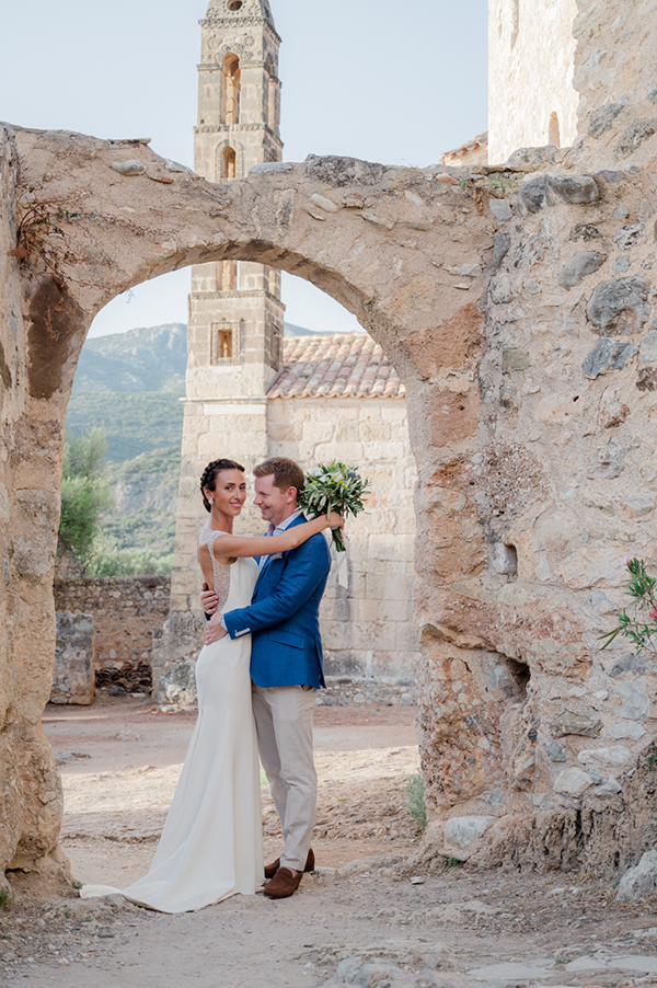 citrus-inspired-wedding-kardamyli-pretty-florals-olive-leaves_34