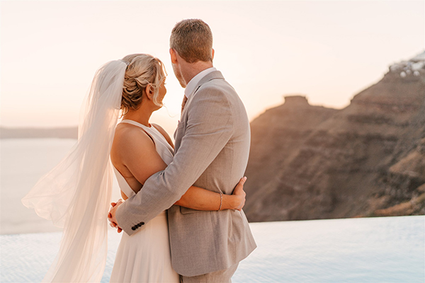 dreamy-summer-wedding-santorini-white-florals-gold-touches_35