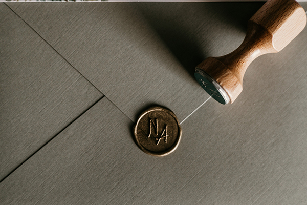 lovely-summer-wedding-euvoia-white-blooms-pampas-grass_05