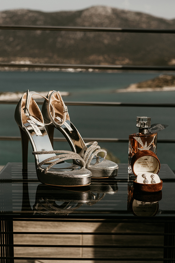 lovely-summer-wedding-euvoia-white-blooms-pampas-grass_06