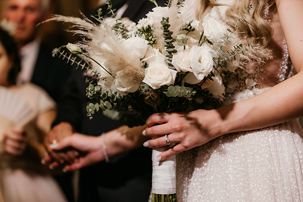 lovely-summer-wedding-euvoia-white-blooms-pampas-grass_23