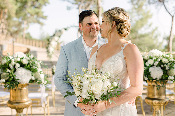 lovely-summer-wedding-kefalonia-white-hydrangeas-gold-details_17