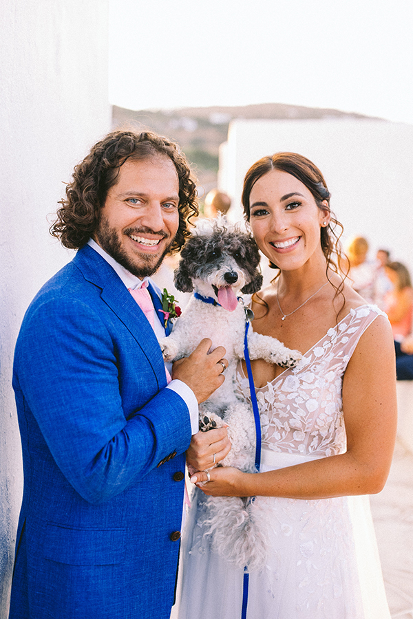 modern-summer-wedding-sifnos-bougainvillea-fuchsia-hues_05x