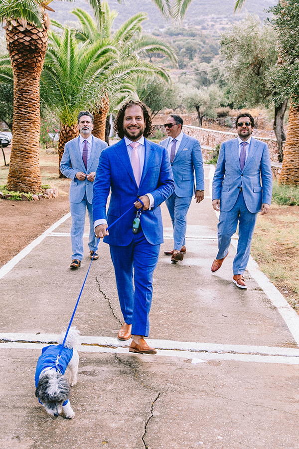 modern-summer-wedding-sifnos-bougainvillea-fuchsia-hues_19