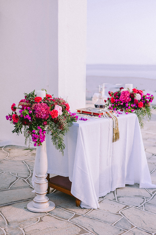 modern-summer-wedding-sifnos-bougainvillea-fuchsia-hues_21