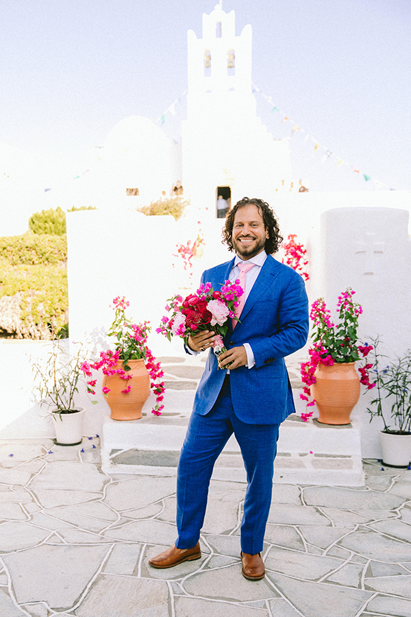 modern-summer-wedding-sifnos-bougainvillea-fuchsia-hues_25