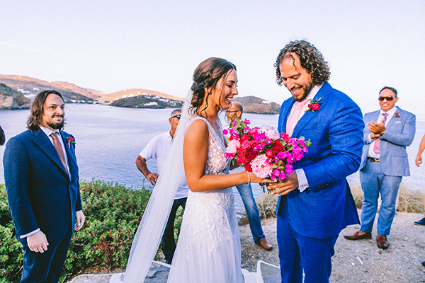 modern-summer-wedding-sifnos-bougainvillea-fuchsia-hues_32